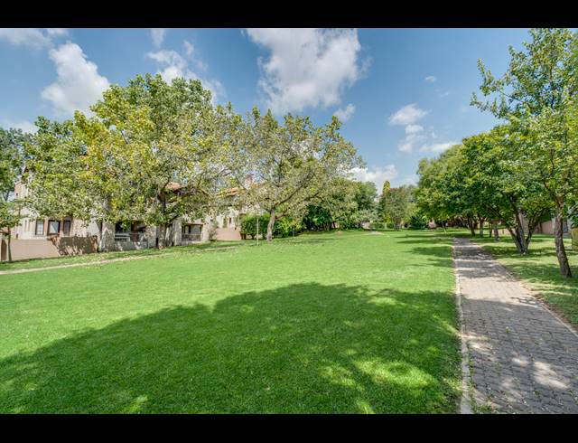 2 BEDROOM APARTMENT FOR SALE IN BEVERLEY